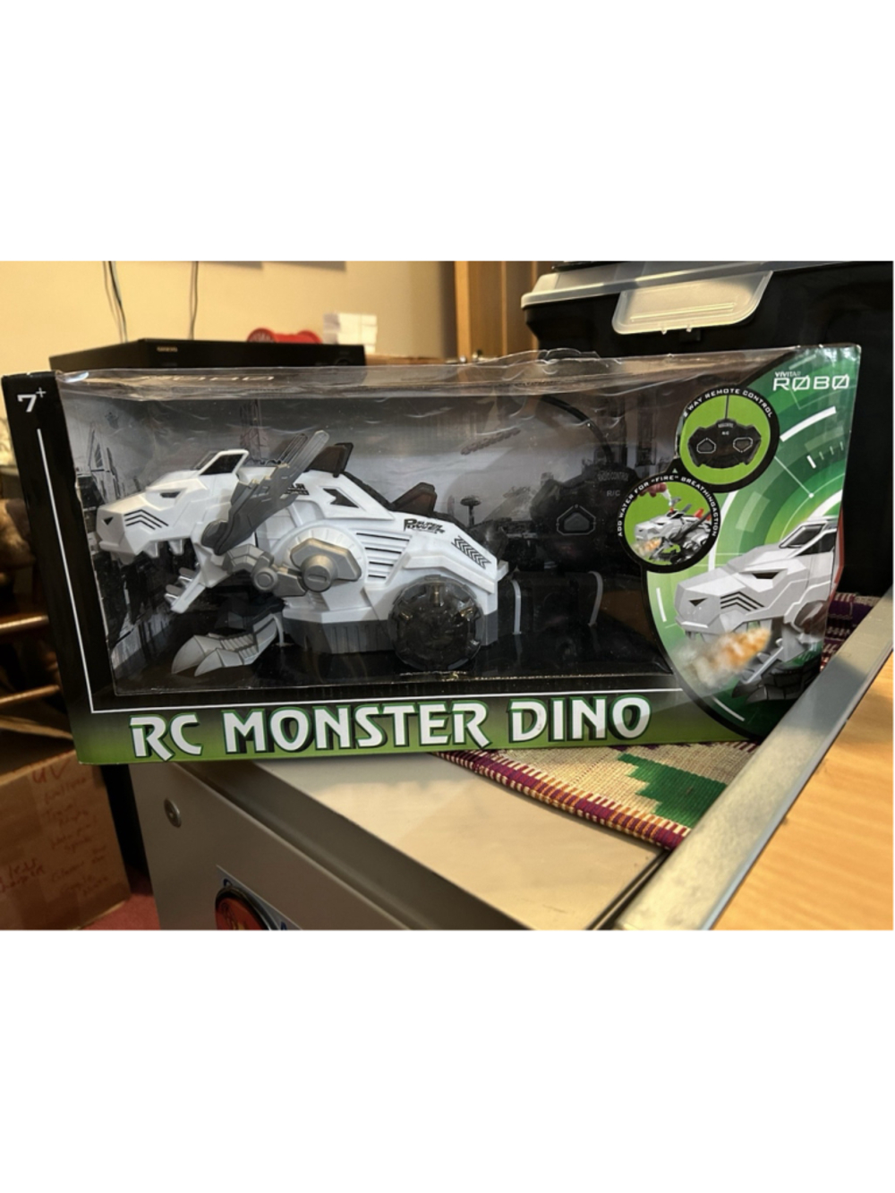 Vivitar Robo RC Monster Dino White w/2 way remote control Lights Up